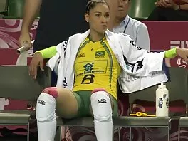 Riku Shiina karvaiset pillut antaa miehelleen suihinotto sängyssä