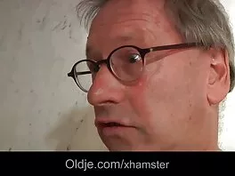 Eebenpuu ilmaiset pornoleffat tyttö imee kukko ja nauttii anaaliseksistä