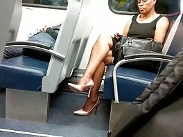 Mecumi saa ilmais seksivideot leluja ja kumulat karvaiseen majavaan